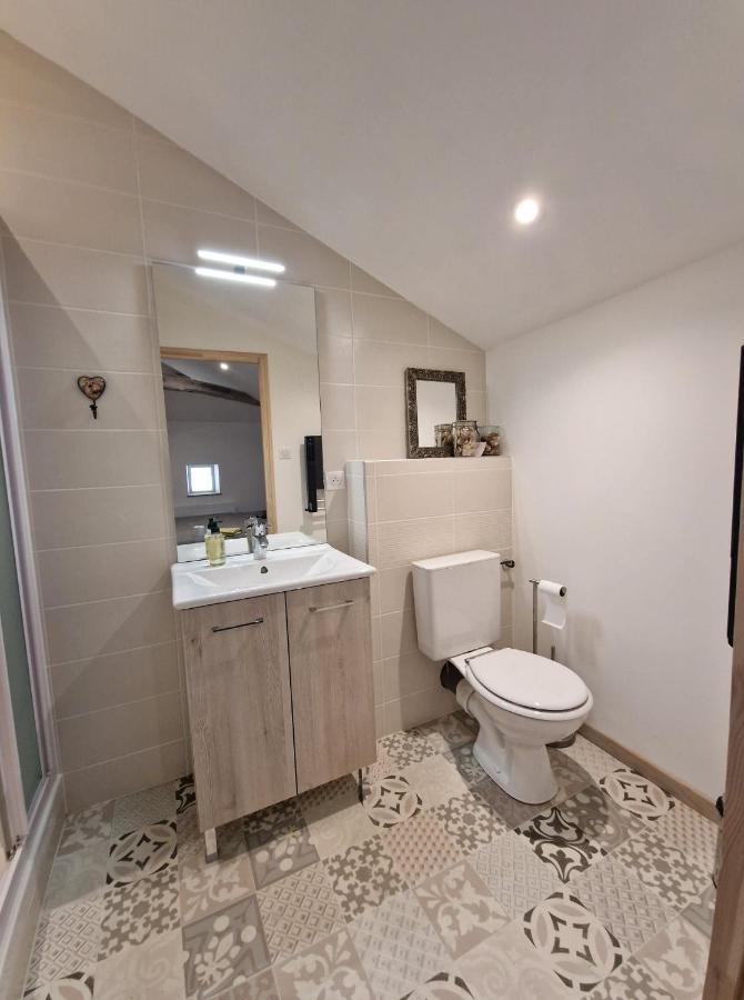 Le Clos Des Pierres Rouges Burgy Extérieur photo